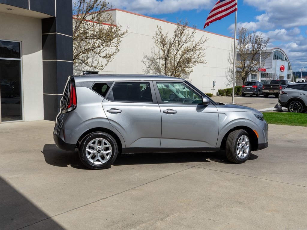 New 2025 Kia Soul S image 8
