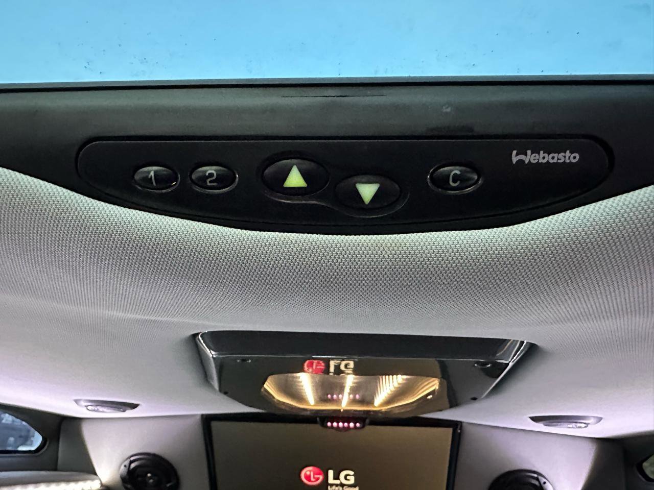 Used 2018 Mercedes-Benz Metris Passenger image 67