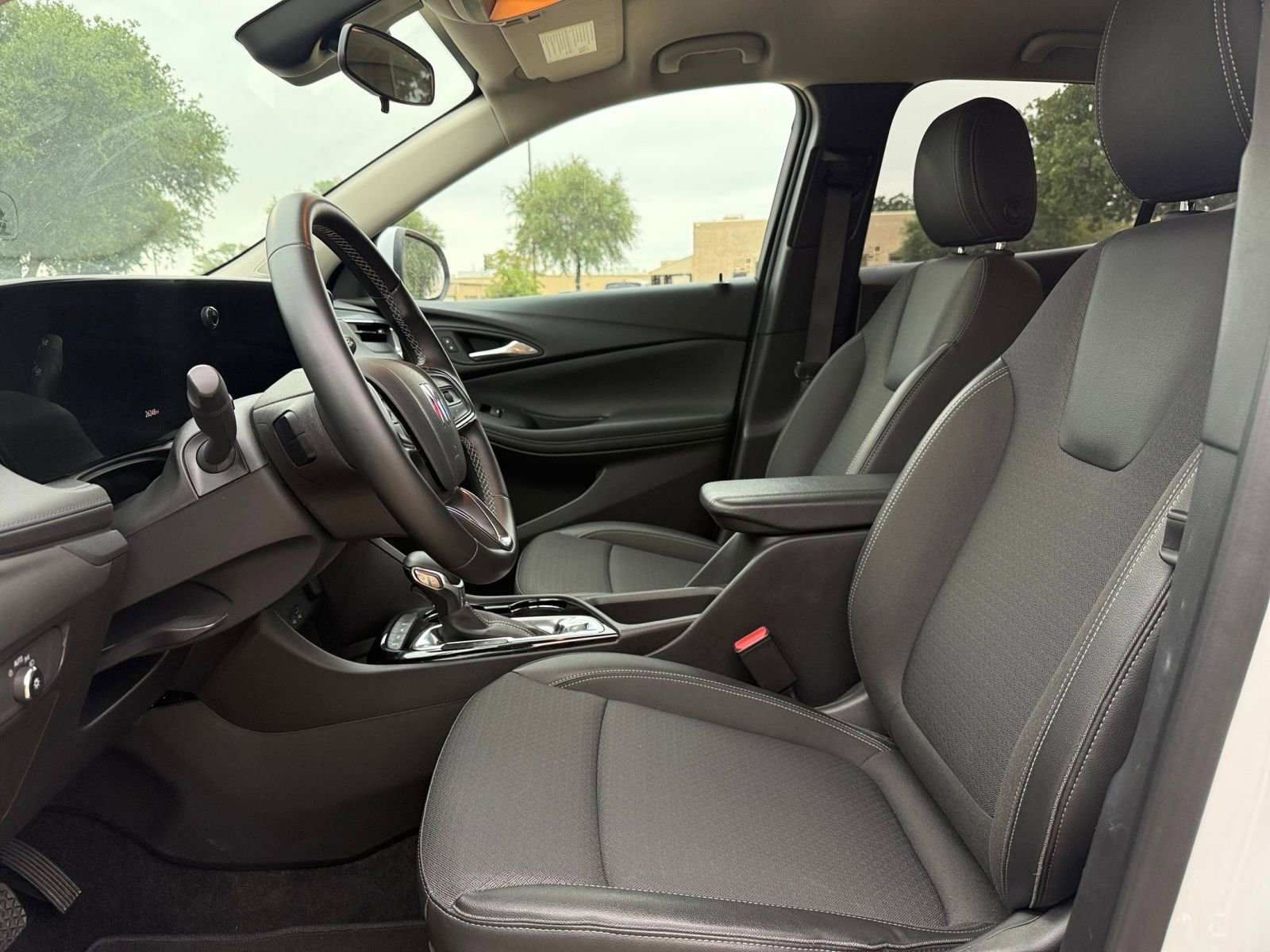 Used 2025 Buick Encore GX Preferred AWD/4WD image 28