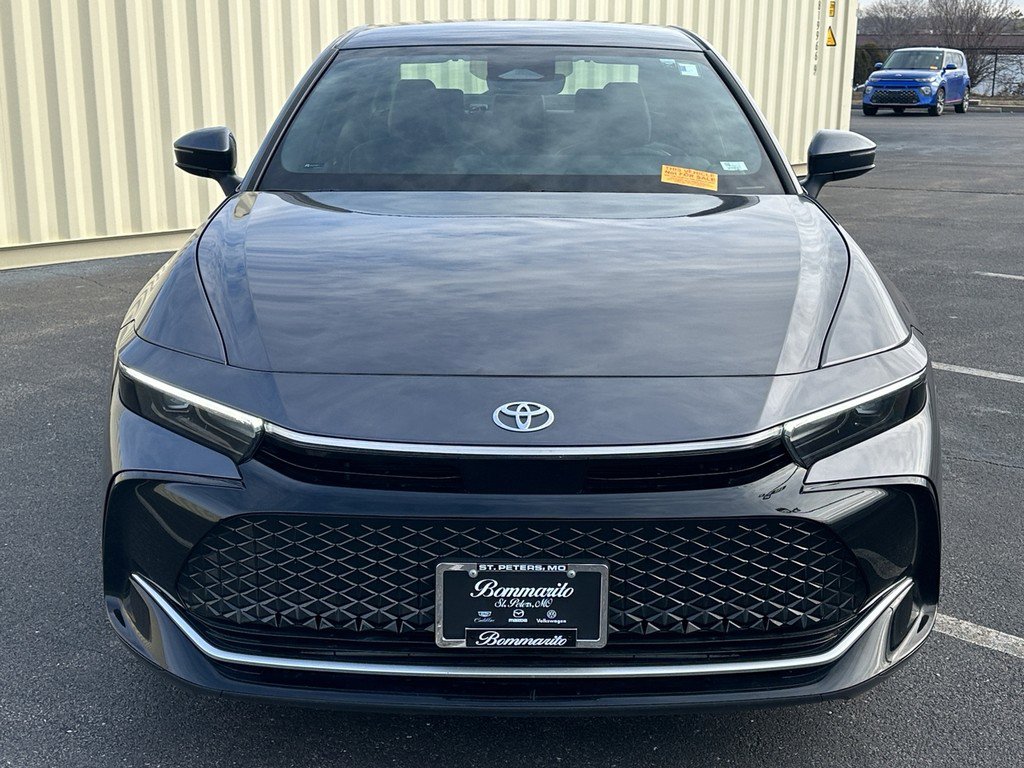 Used 2023 Toyota Crown image 2