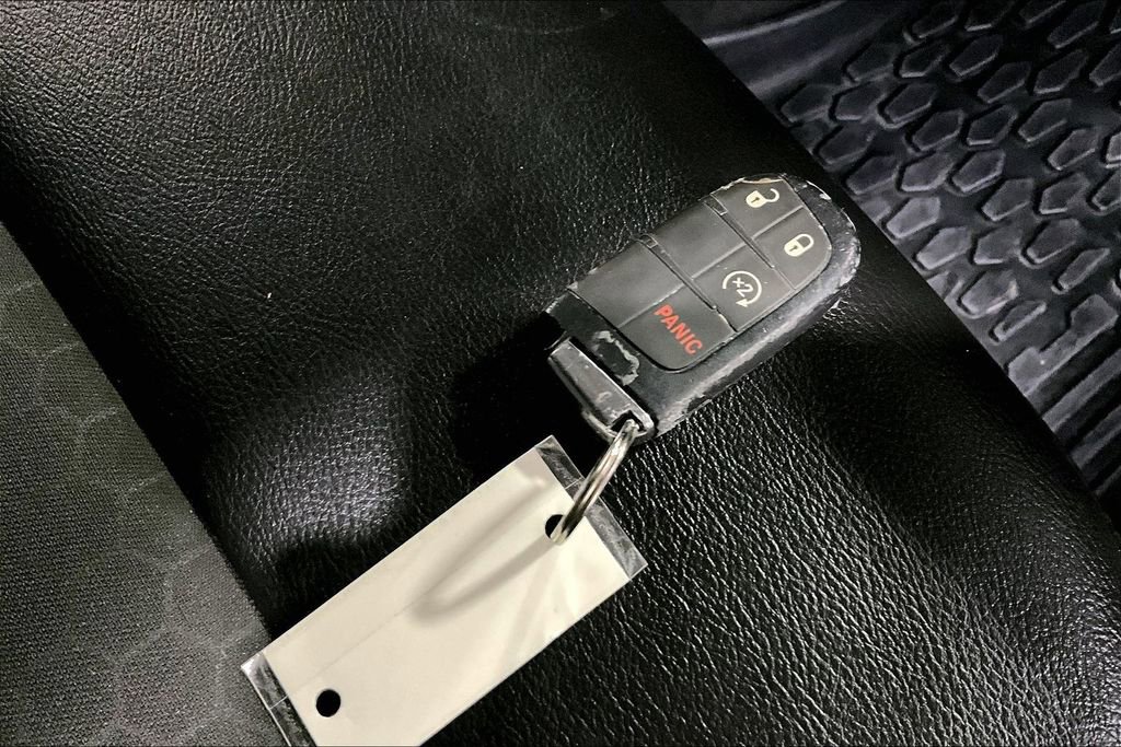 Used 2020 Jeep Compass Latitude image 33