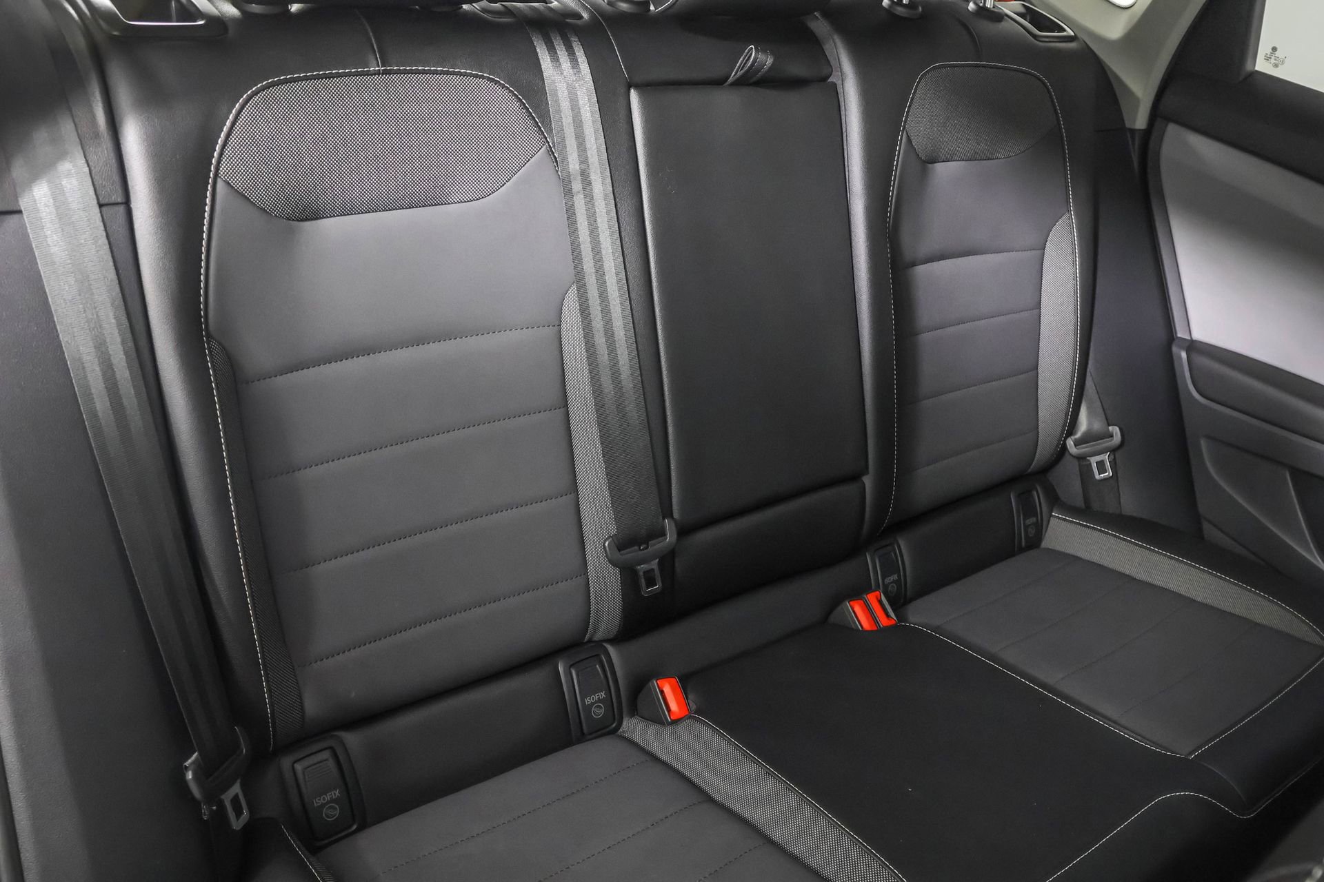 Used 2022 Volkswagen Taos SE w/ Panoramic Sunroof Package image 40