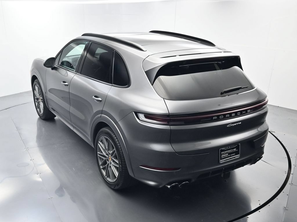 Certified 2025 Porsche Cayenne AWD/4WD image 34