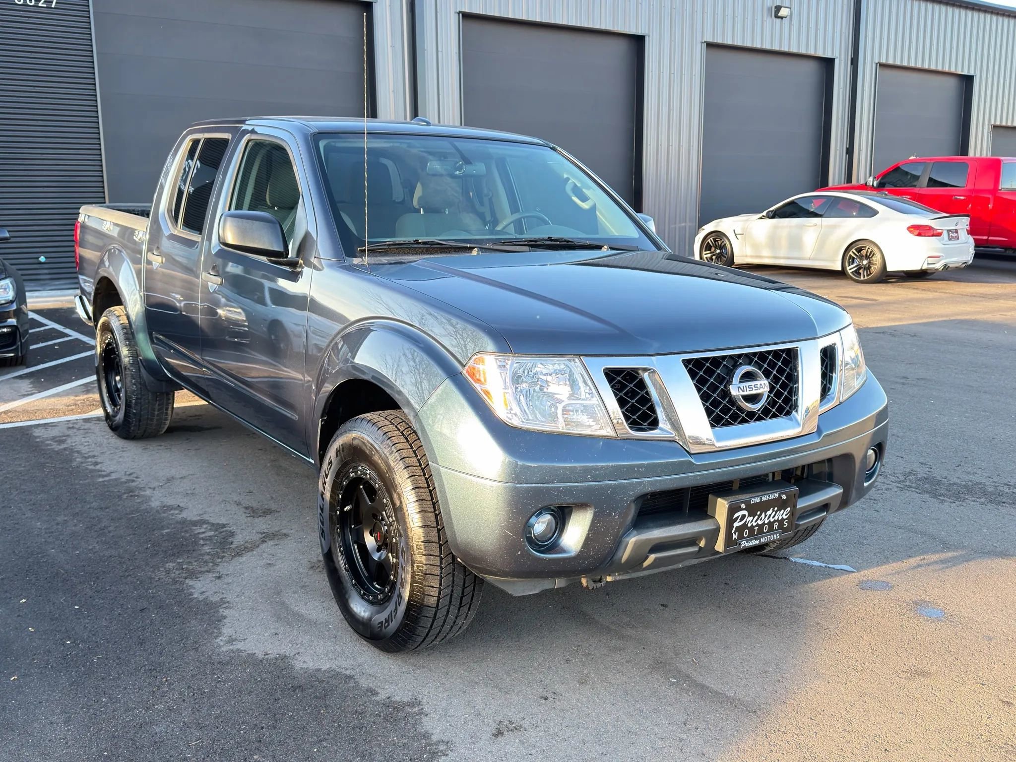 Used 2014 Nissan Frontier SV w/ SV Value Truck Package image 2