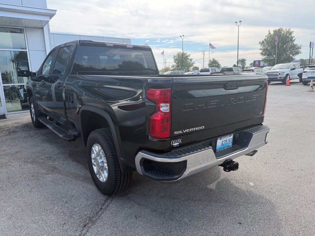 Used 2024 Chevrolet Silverado 2500 LT AWD/4WD image 4