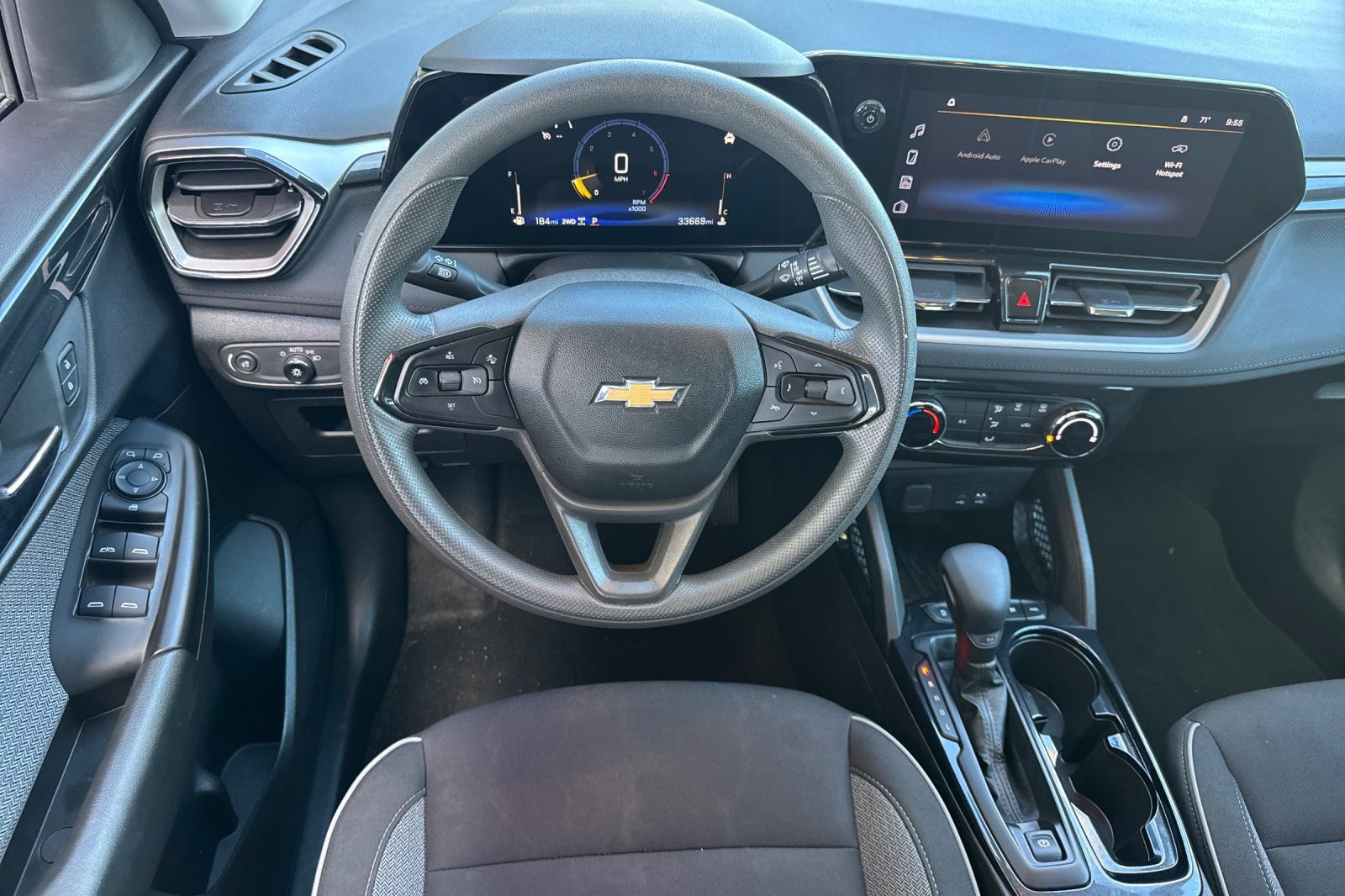 Used 2025 Chevrolet TrailBlazer LT w/ Driver Confidence Package AWD/4WD image 29
