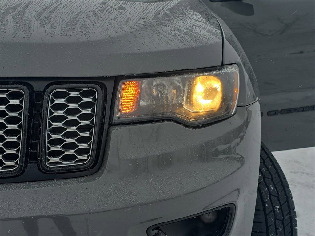 Used 2020 Jeep Grand Cherokee Altitude image 32