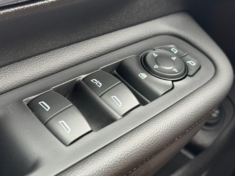 Used 2023 GMC Terrain AT4 w/ GMC Pro Grade Package AWD/4WD image 23