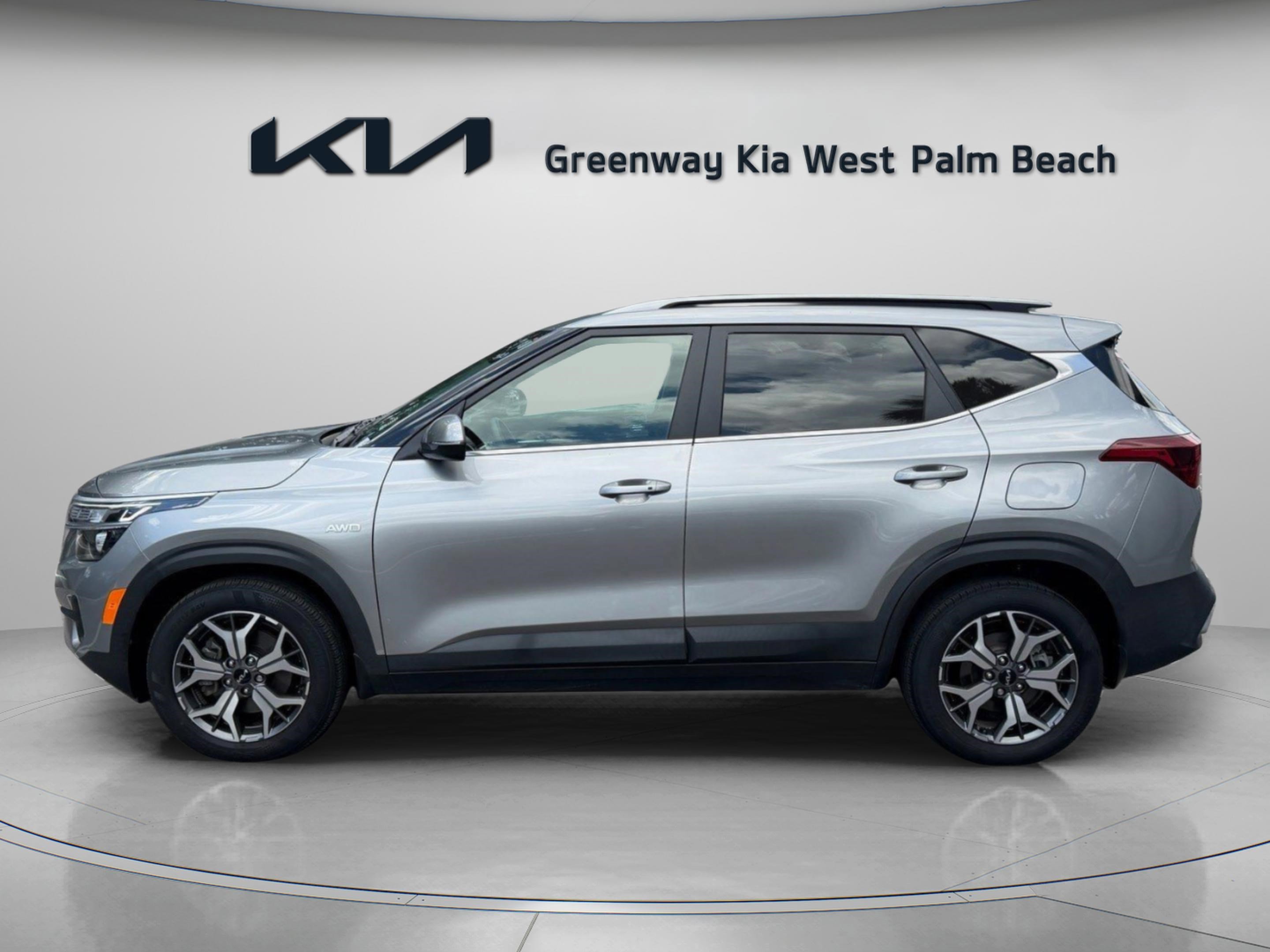 Used 2023 Kia Seltos EX AWD/4WD image 4