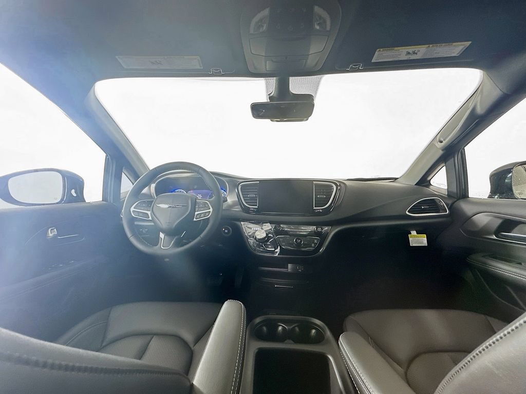New 2026 Chrysler Voyager LX FWD image 9