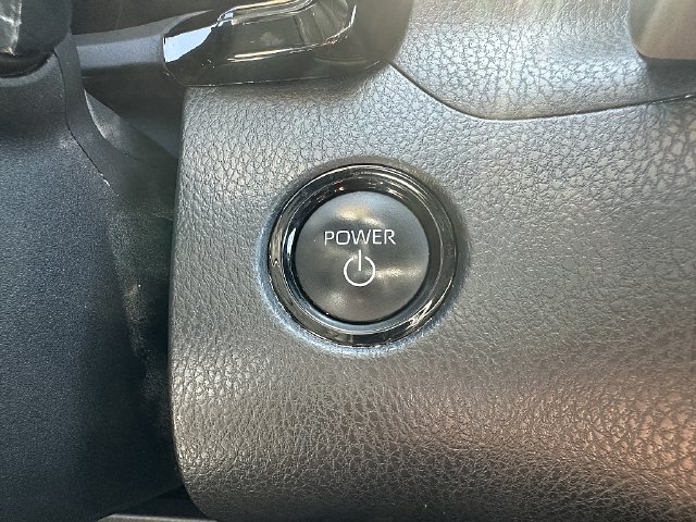 Used 2025 Toyota Camry SE FWD image 27