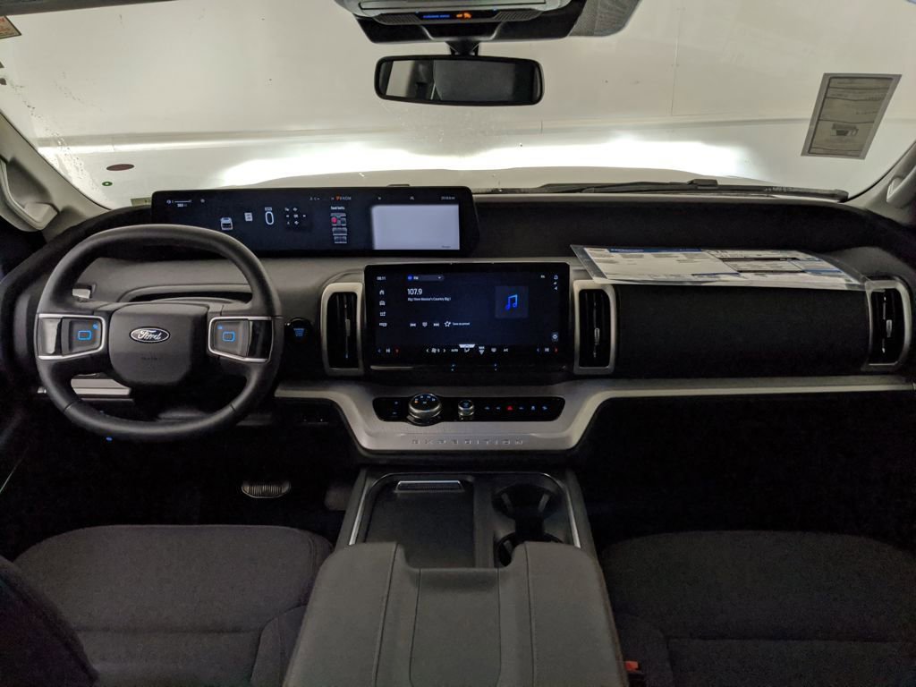 New 2025 Ford Expedition Active image 13