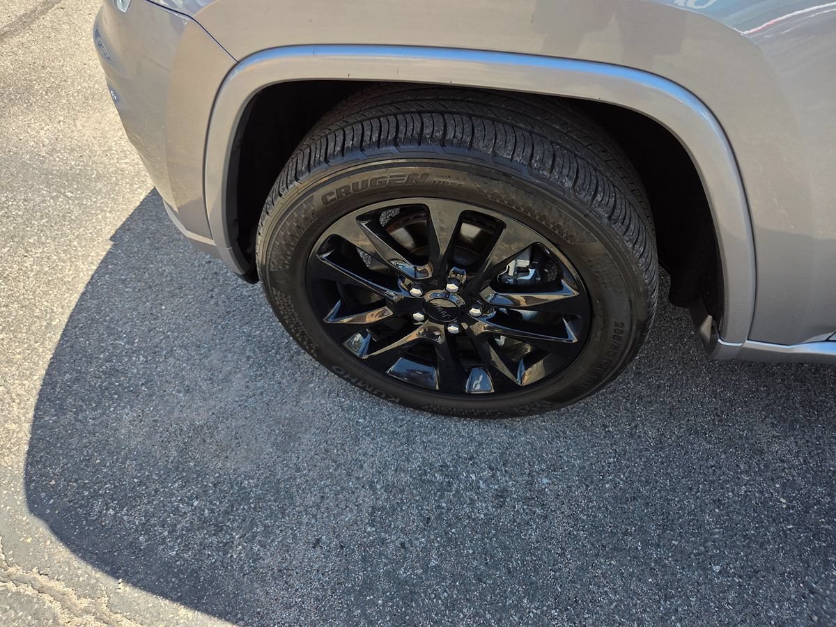 Used 2018 Jeep Grand Cherokee Altitude RWD image 28