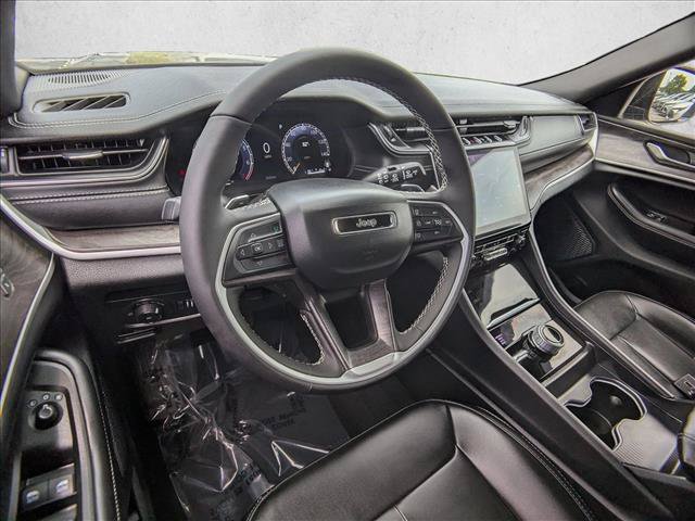 Used 2025 Jeep Grand Cherokee Limited w/ MOPAR Finishing Package AWD/4WD image 9