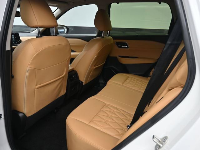 Used 2023 Nissan Rogue Platinum image 14