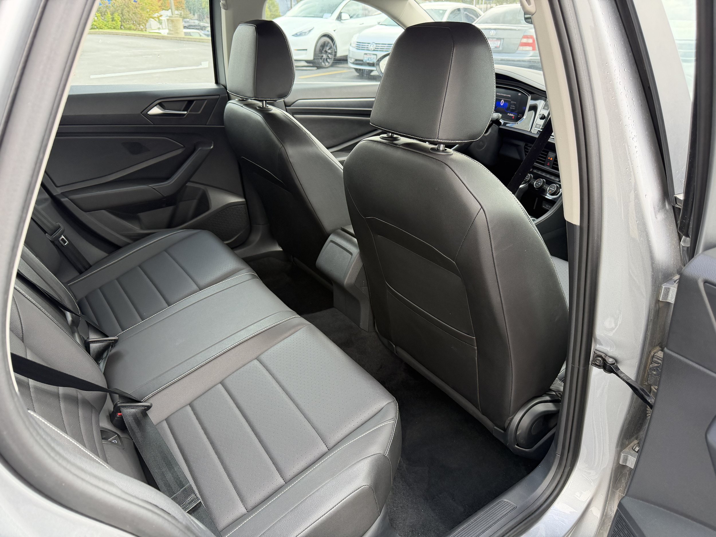Used 2024 Volkswagen Jetta SE FWD image 29