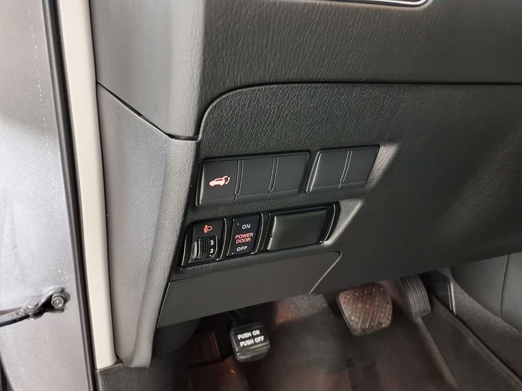 Used 2018 Nissan Armada SL w/ Moonroof Package image 26