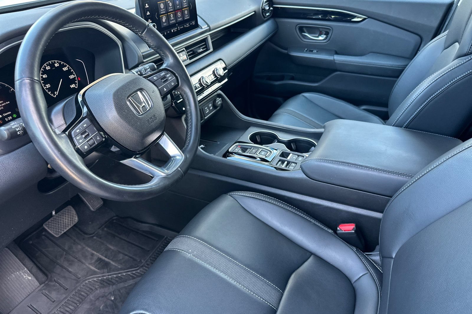 Used 2025 Honda Pilot EX-L image 10