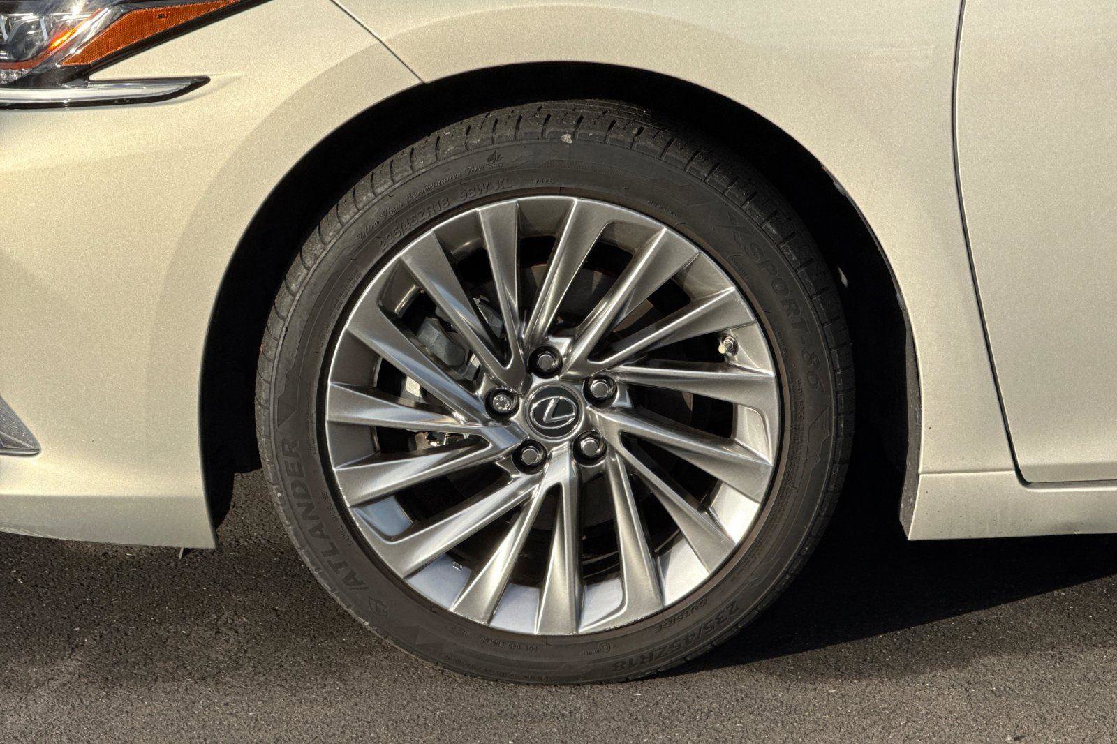 Used 2021 Lexus ES 300h w/ Accessory Package 2 image 26