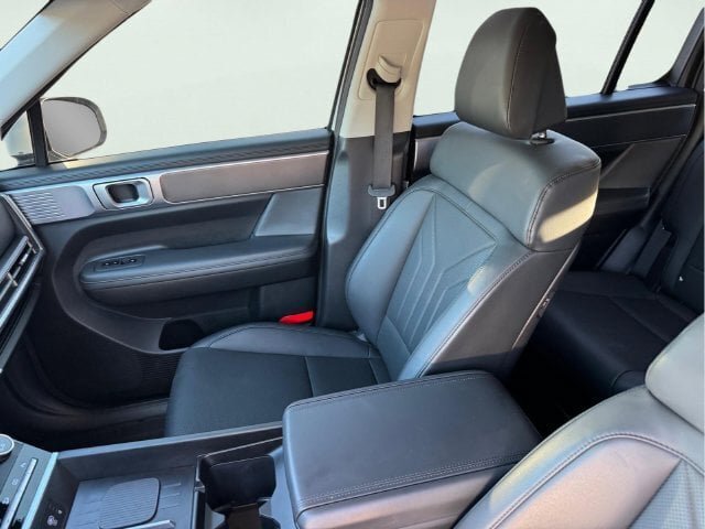 Used 2025 Hyundai Santa Fe SEL AWD/4WD image 7