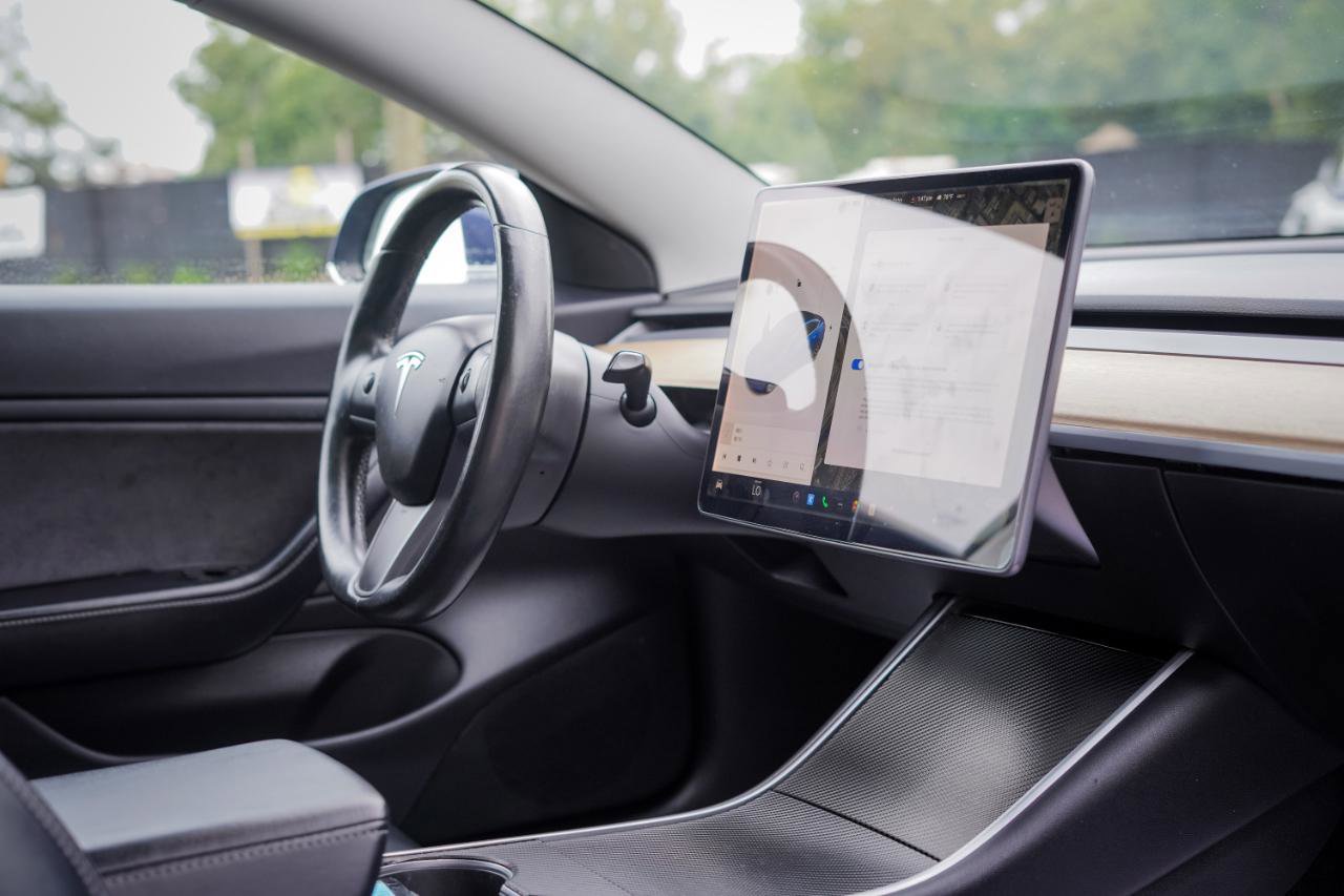 Used 2018 Tesla Model 3 Long Range RWD image 11