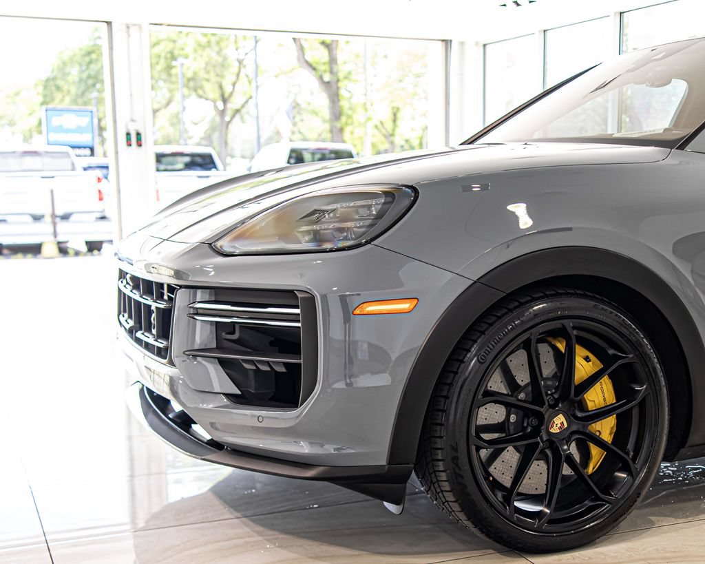 Used 2024 Porsche Cayenne Turbo GT AWD/4WD image 4