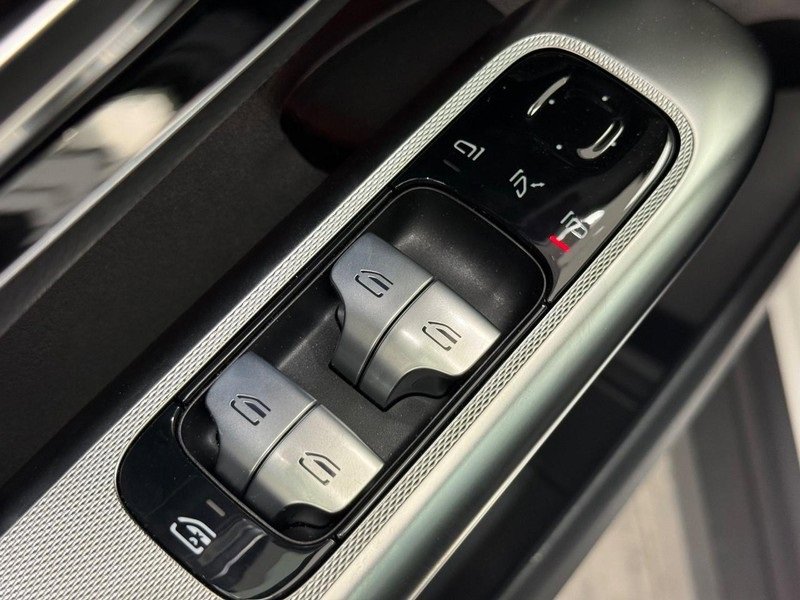 New 2025 Mercedes-Benz GLC 300 4MATIC image 15