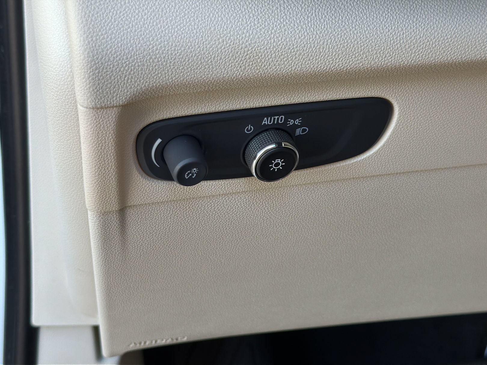 Used 2022 Buick Envision Preferred FWD image 19