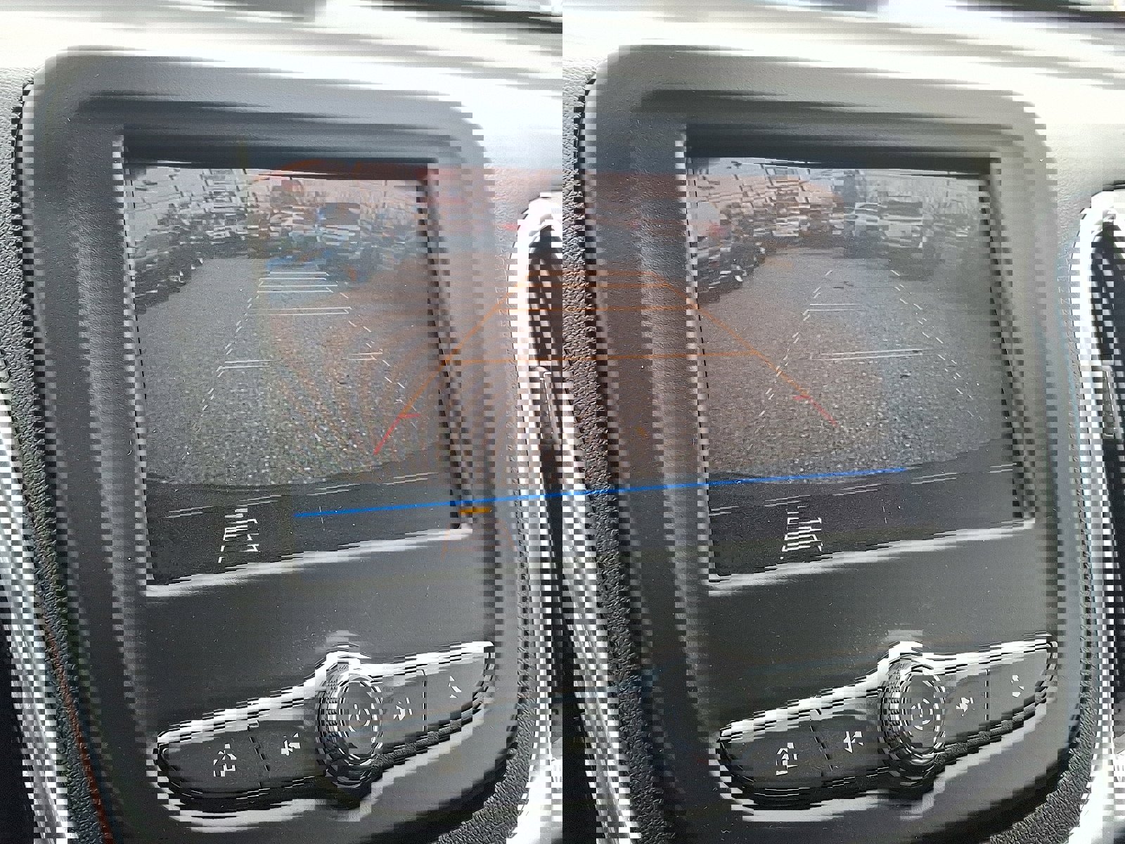 Used 2021 Chevrolet Equinox LT image 17