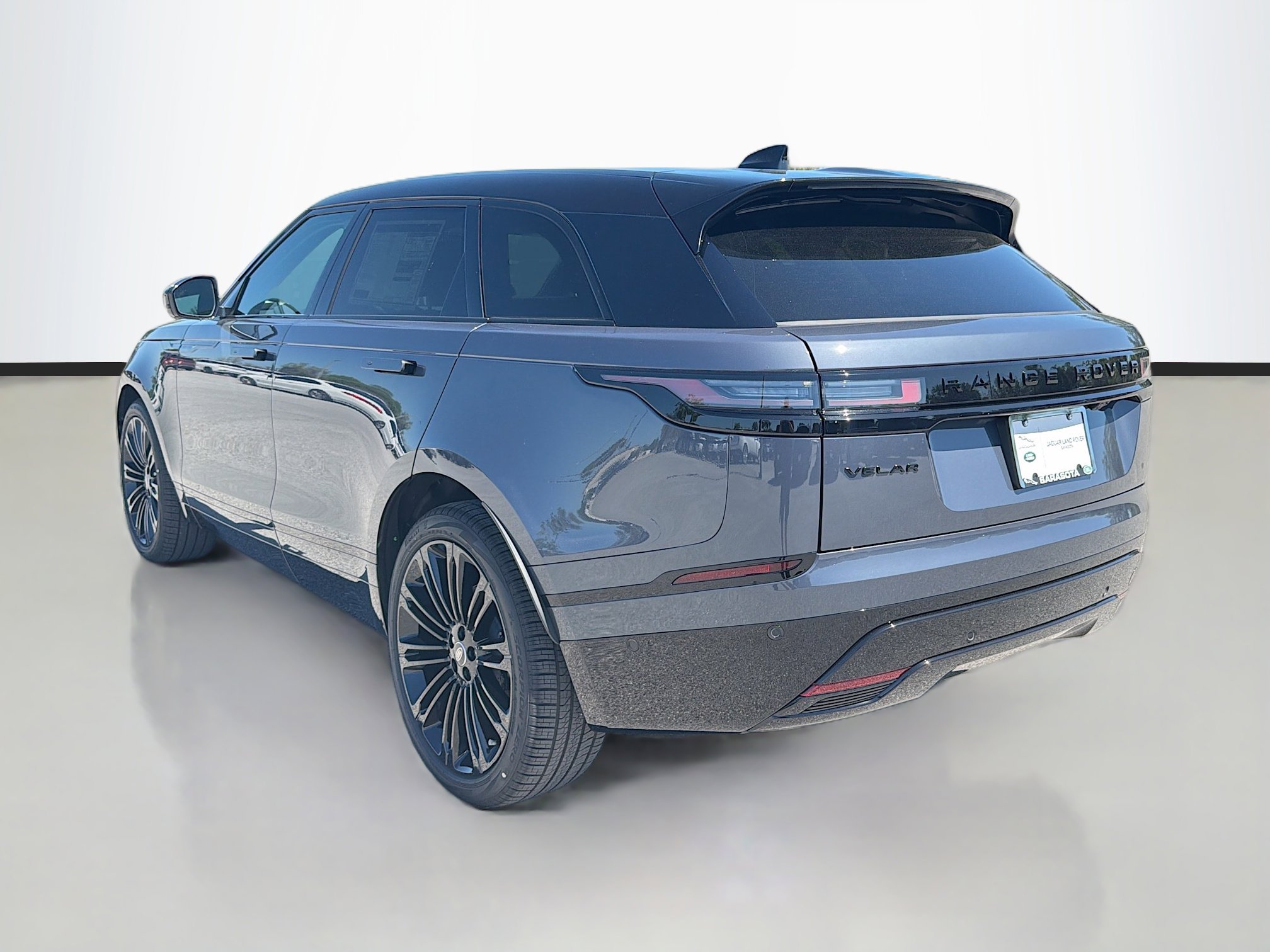 New 2026 Land Rover Range Rover Velar Dynamic SE image 3