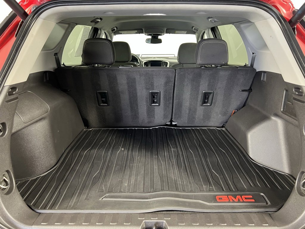 Used 2024 GMC Terrain SLE w/ Driver Convenience Package image 8