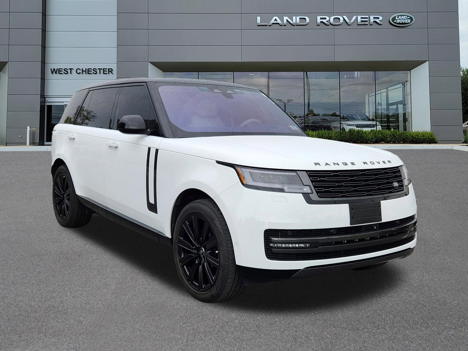 Certified 2023 Land Rover Range Rover Long Wheelbase SE AWD/4WD image 2