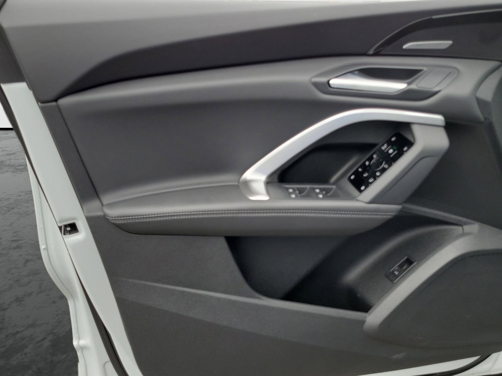 New 2025 Audi Q5 Premium Plus image 17