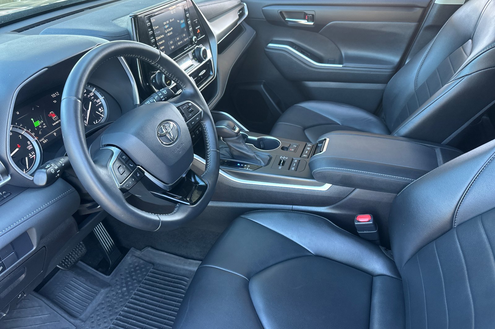 Used 2021 Toyota Highlander XLE image 10