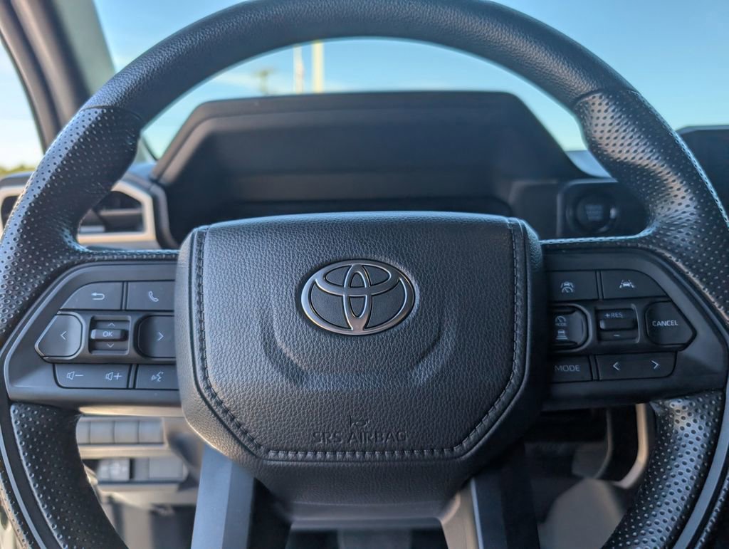 Used 2025 Toyota Tacoma SR5 AWD/4WD image 20