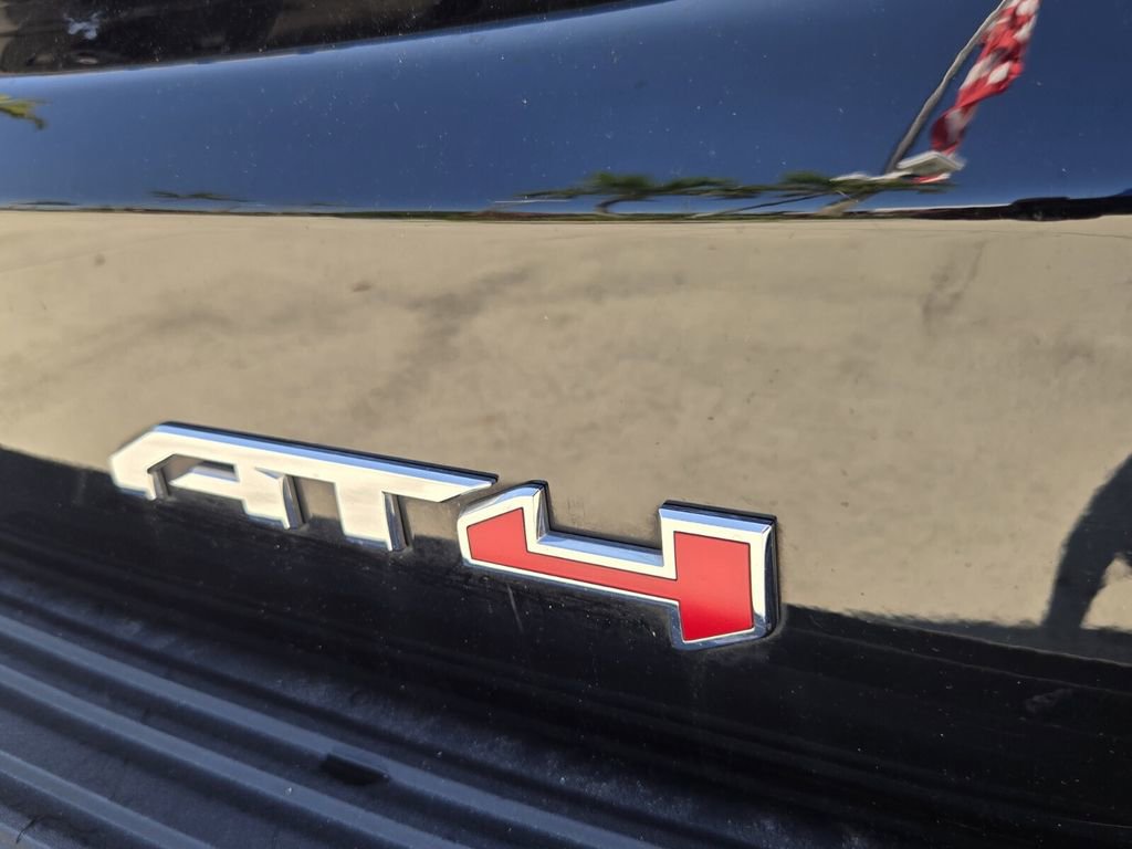 Used 2021 GMC Yukon XL AT4 w/ AT4 Premium Plus Package AWD/4WD image 14