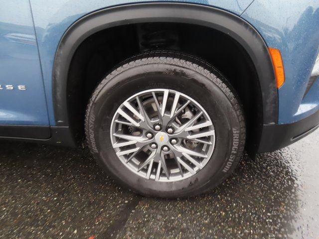 Used 2025 Chevrolet Traverse LT AWD/4WD image 9