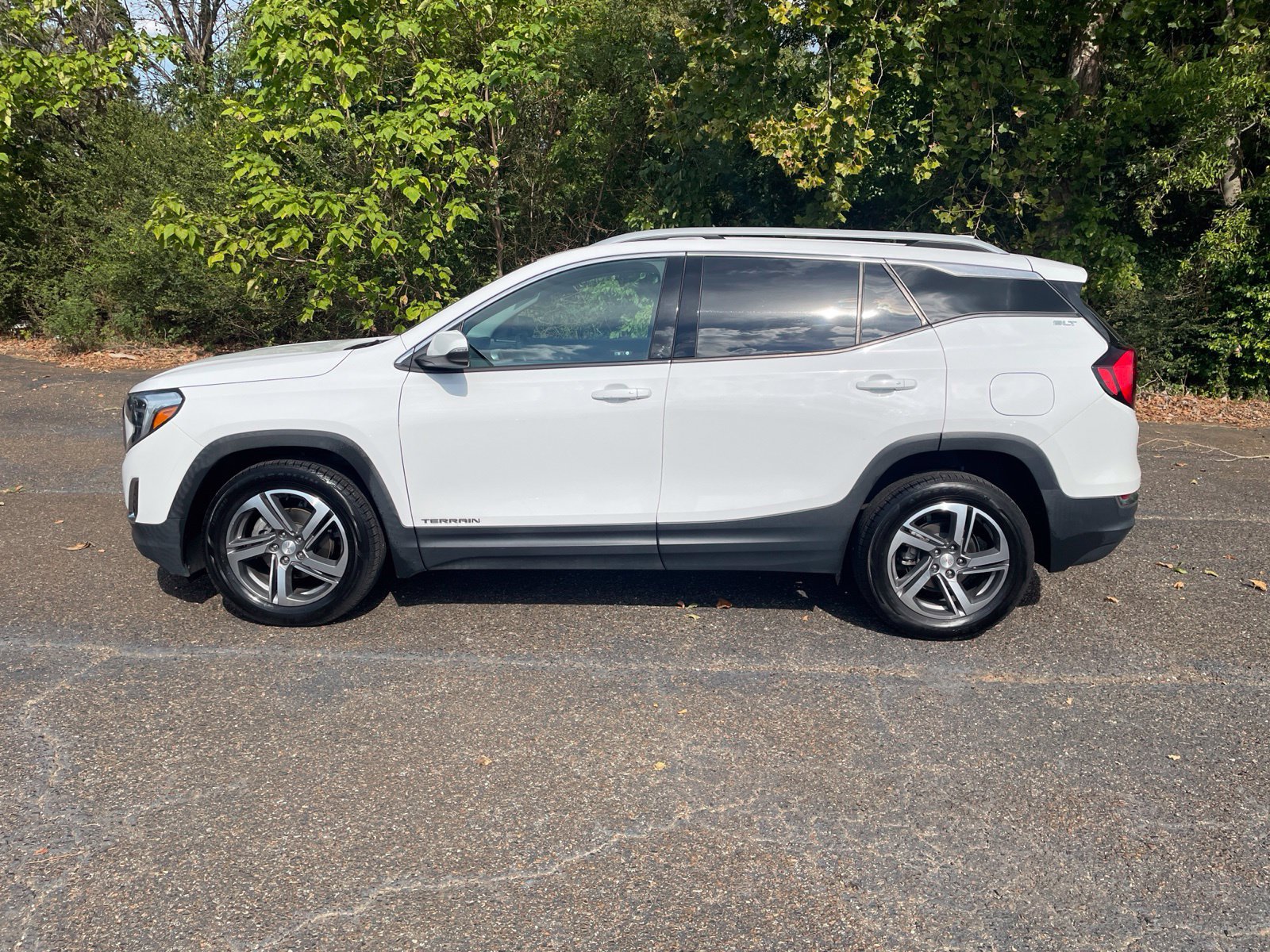 Used 2020 GMC Terrain SLT w/ Preferred Package AWD/4WD image 2