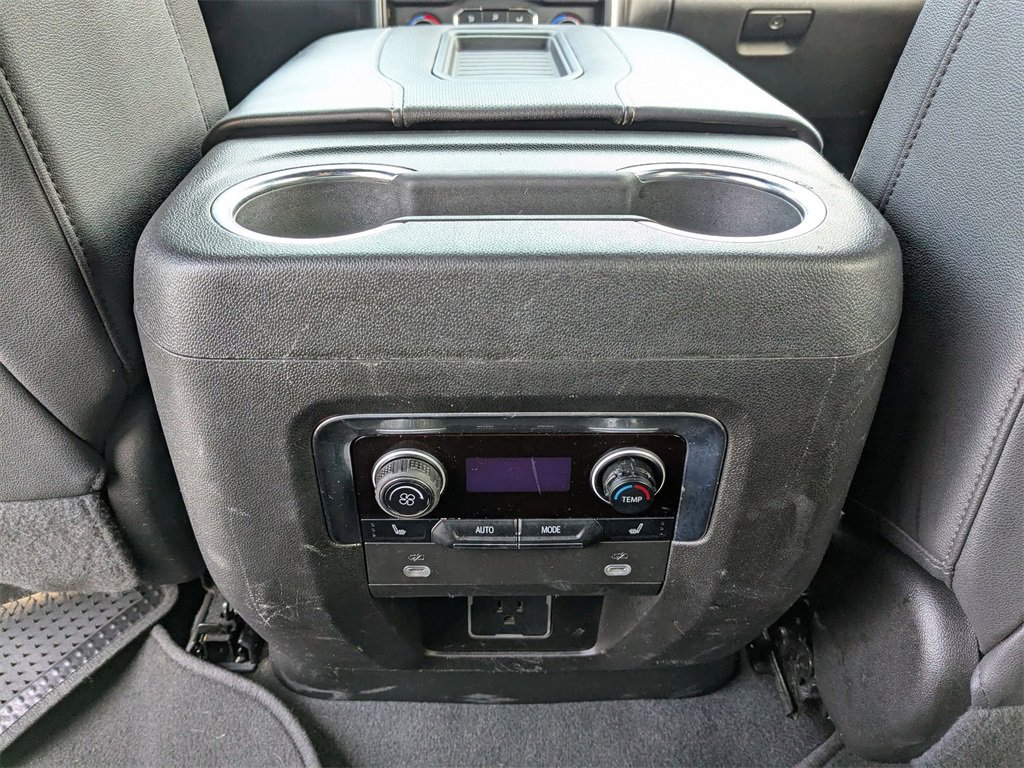 Used 2023 Chevrolet Suburban Premier image 29