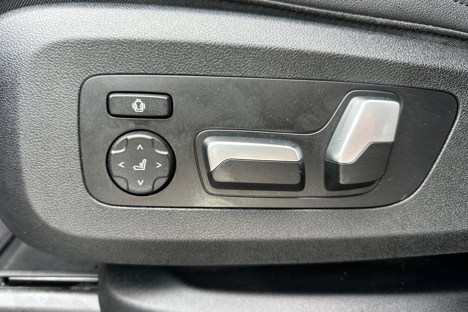 Used 2020 BMW X5 sDrive40i w/ Premium Package image 14