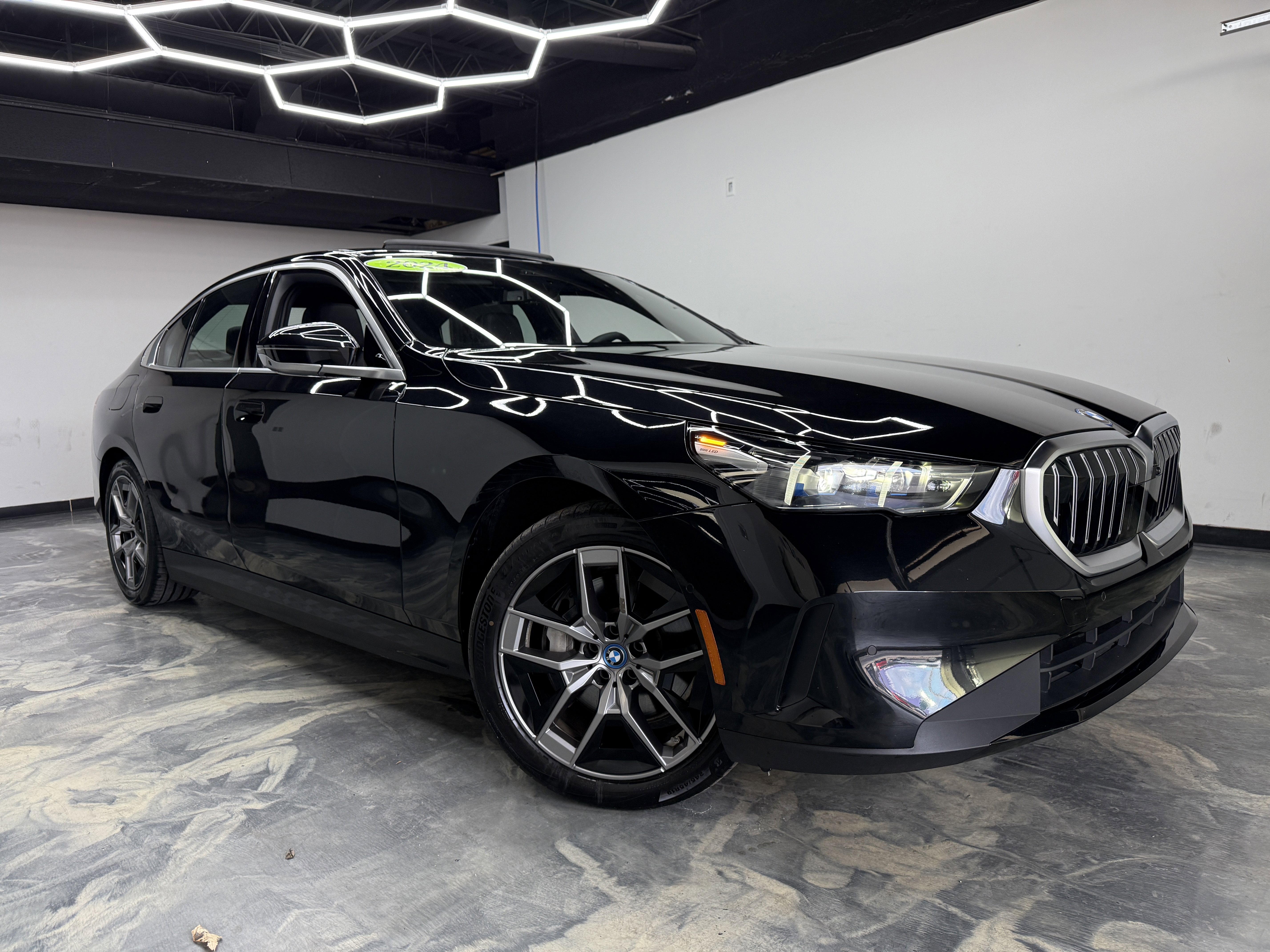 Used 2024 BMW i5 eDrive40i w/ M Sport Package image 6