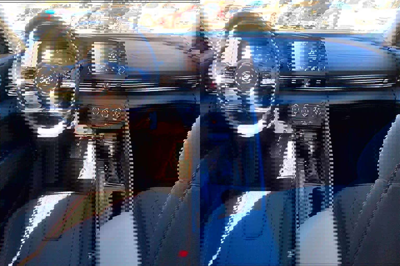 Certified 2024 Hyundai Elantra SE image 15