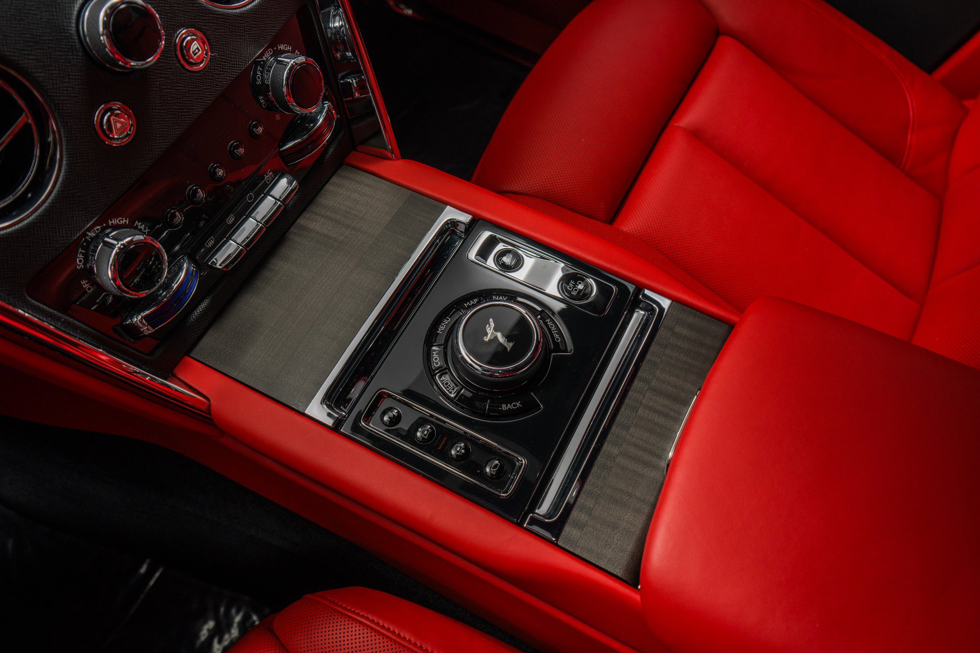 Used 2024 Rolls-Royce Cullinan image 29