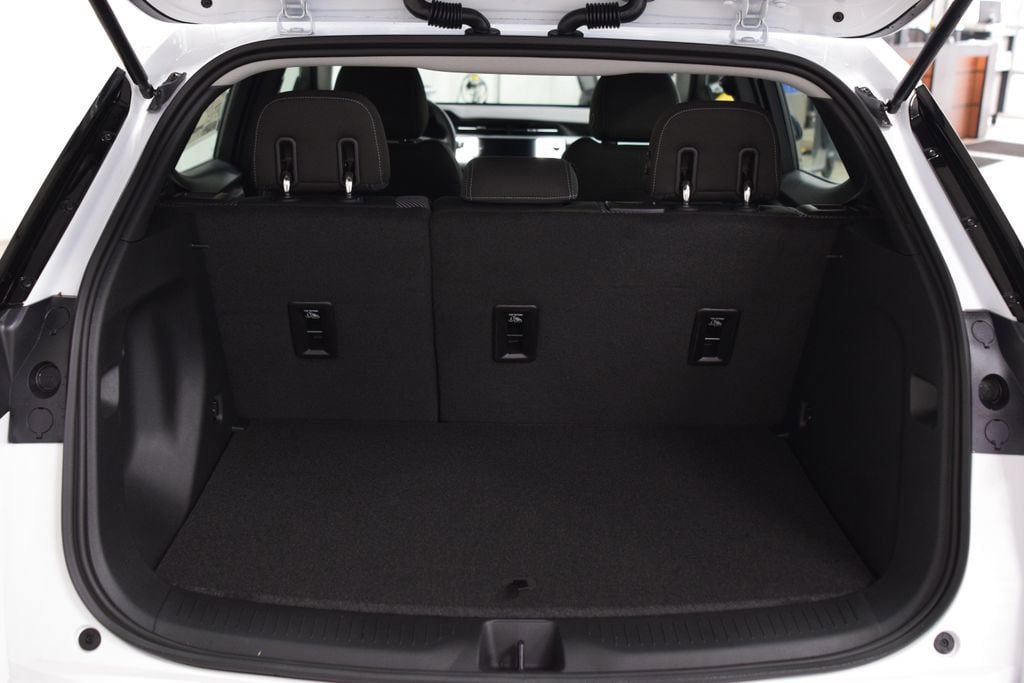 New 2027 Chevrolet Bolt LT FWD image 22