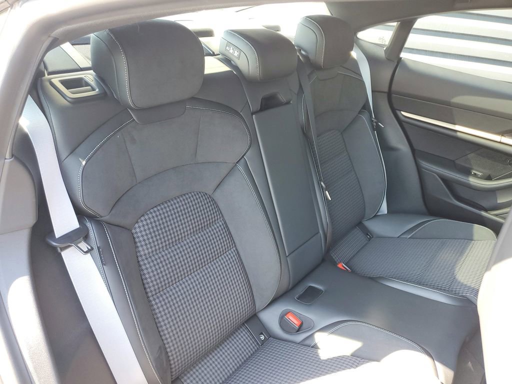 Certified 2025 Porsche Taycan 4S image 21