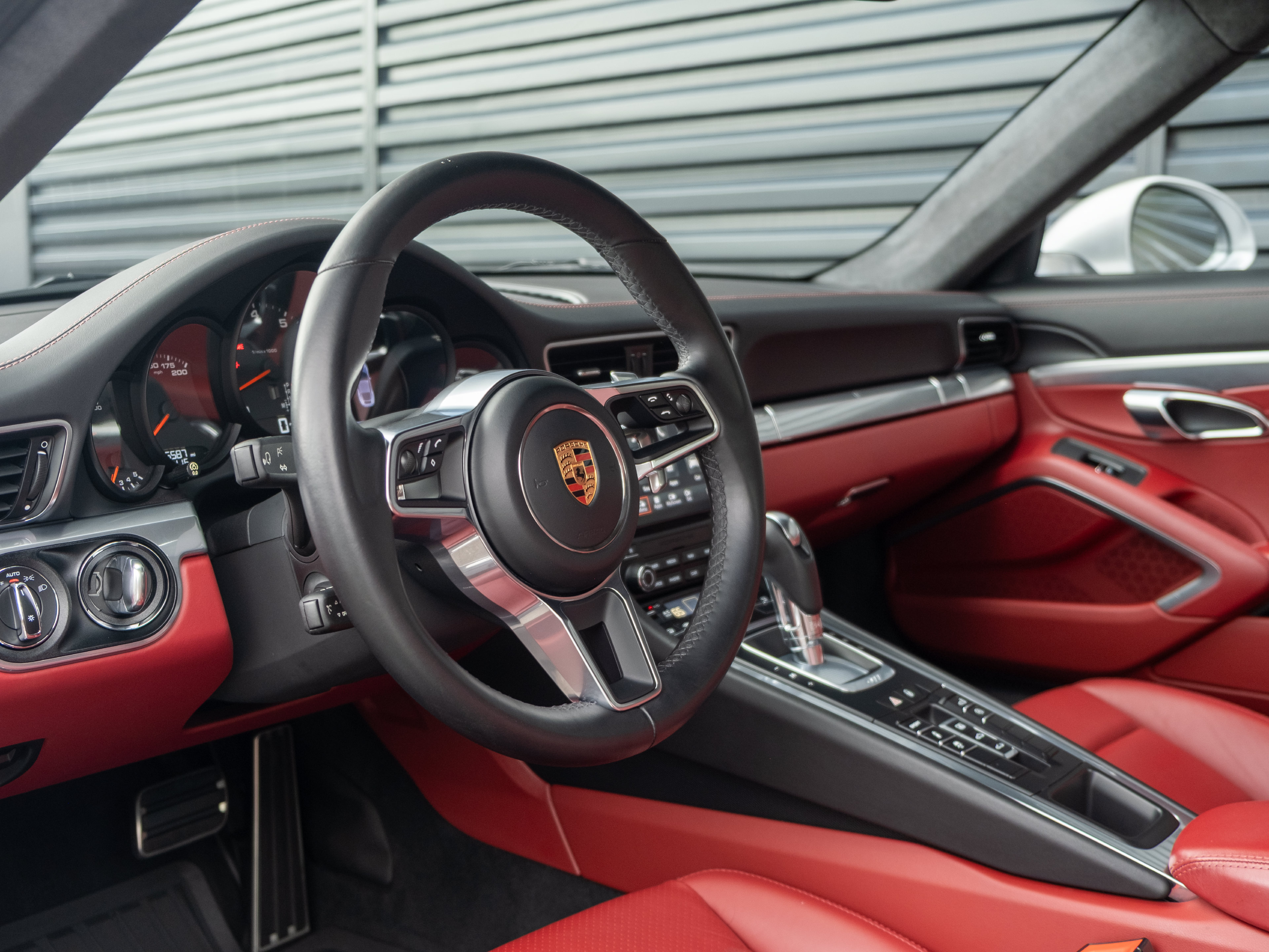 Certified 2019 Porsche 911 Carrera RWD image 4