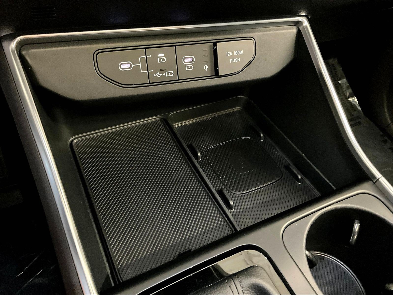 Used 2025 Kia Carnival SX Prestige FWD image 16