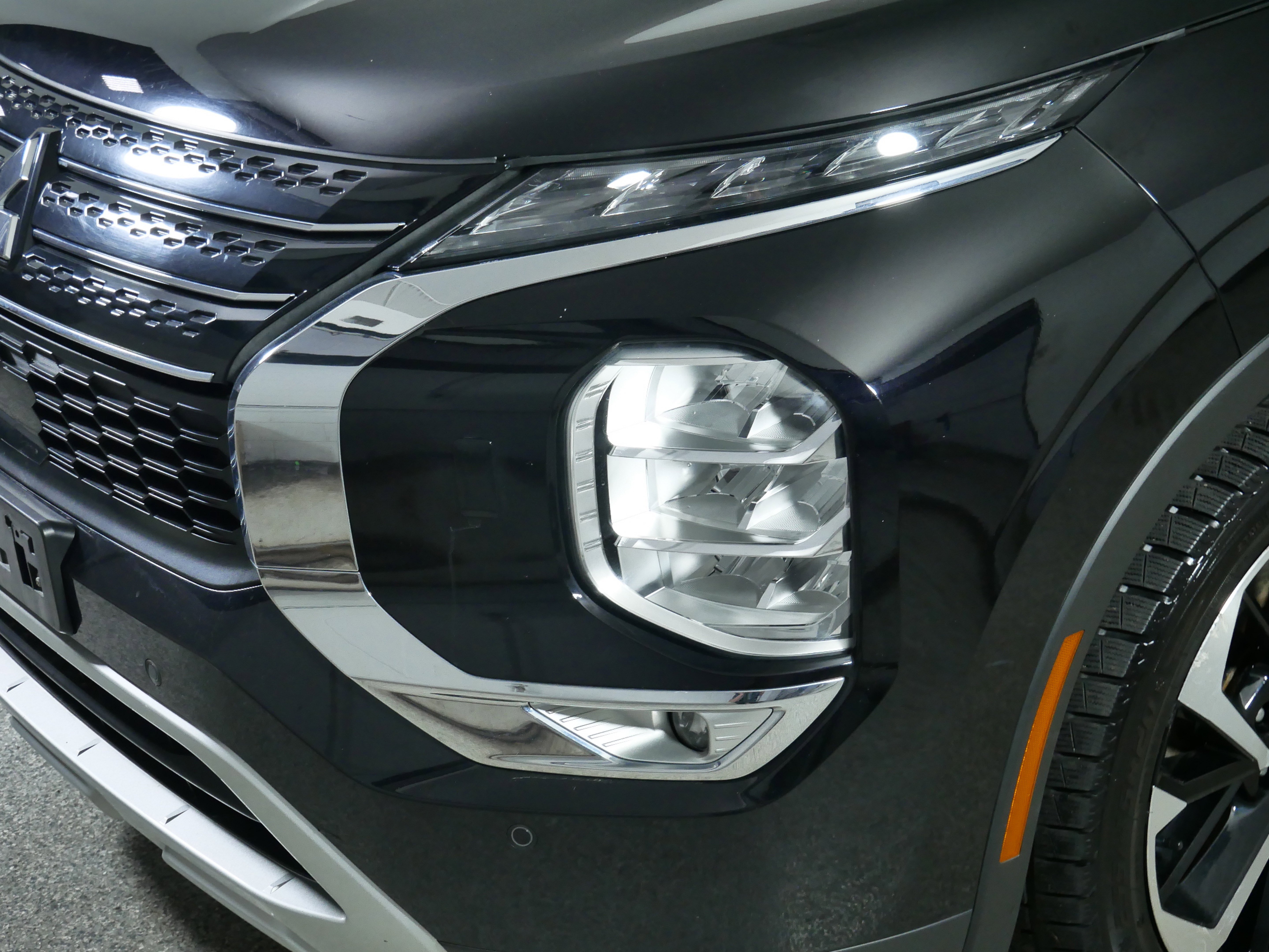 Used 2022 Mitsubishi Outlander SE image 16