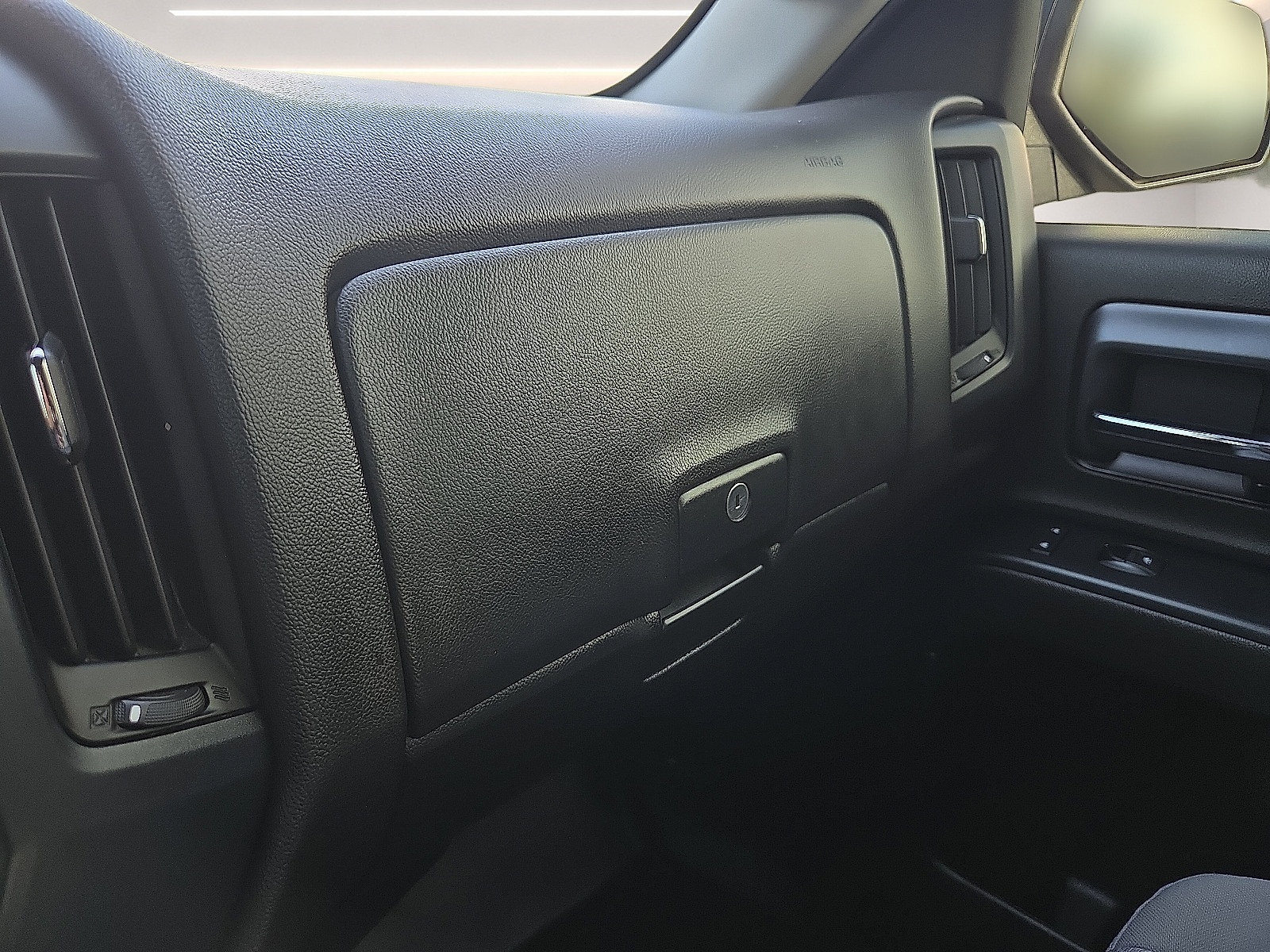 Used 2019 Chevrolet Silverado 1500 Custom w/ Custom Convenience Package RWD image 21