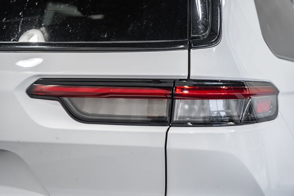 New 2025 Jeep Grand Cherokee L Limited w/ Luxury Tech Group II image 6